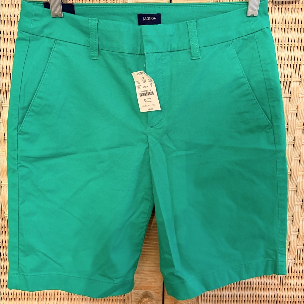 JCrew Factory 9” short. Size 2. Kelly Green. NWT